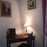 Petite Maison Romantique Au Calme, Coeur Historique, Vue Et Jardin Appartement