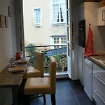 Apartment Petite Maison Romantique Au Calme, Coeur Historique, Vue Et Jardin *