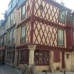 Petite Maison Romantique Au Calme, Coeur Historique, Vue Et Jardin