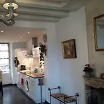 Apartment Petite Maison Romantique Au Calme, Coeur Historique, Vue Et Jardin