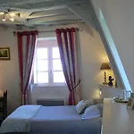 Apartment Petite Maison Romantique Au Calme, Coeur Historique, Vue Et Jardin *