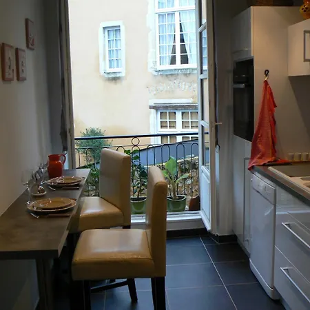 公寓 Petite Maison Romantique Au Calme, Coeur Historique, Vue Et Jardin *