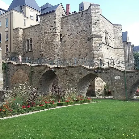 公寓 Petite Maison Romantique Au Calme, Coeur Historique, Vue Et Jardin *