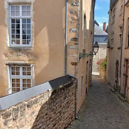 Petite Maison Romantique Au Calme, Coeur Historique, Vue Et Jardin