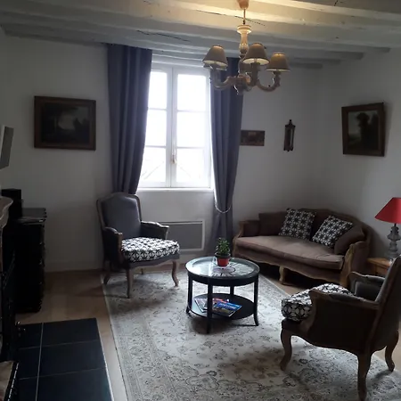 Petite Maison Centre Historique, Vue Ville Et Jardin, Au Calme, Classee