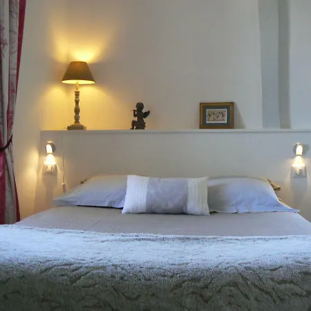 Petite Maison Romantique Au Calme, Coeur Historique Plantagenet, Vue Apartment *