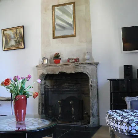 Petite Maison Romantique Au Calme, Coeur Historique Plantagenet, Vue