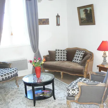 Petite Maison Romantique Au Calme, Coeur Historique Plantagenet, Vue Apartment Le Mans