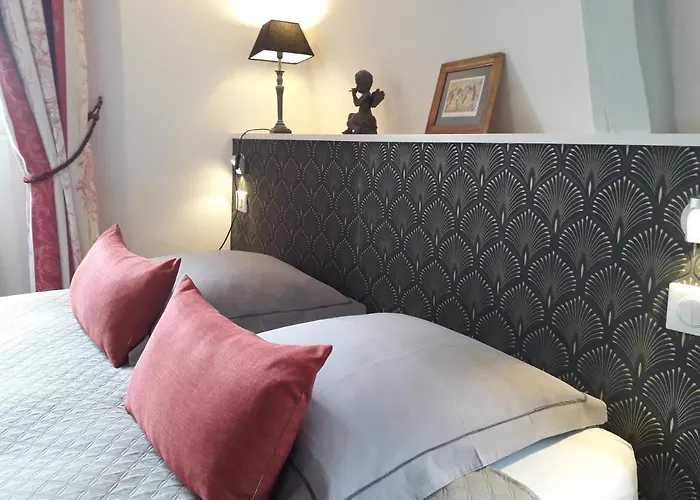 Petite Maison Romantique Au Calme, Coeur Historique, Vue Et Jardin Daire