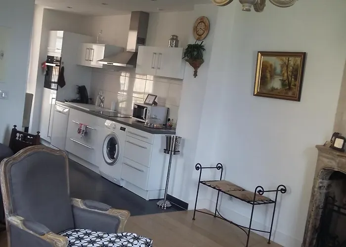 Apartamento Petite Maison Romantique Au Calme, Coeur Historique, Vue Et Jardin