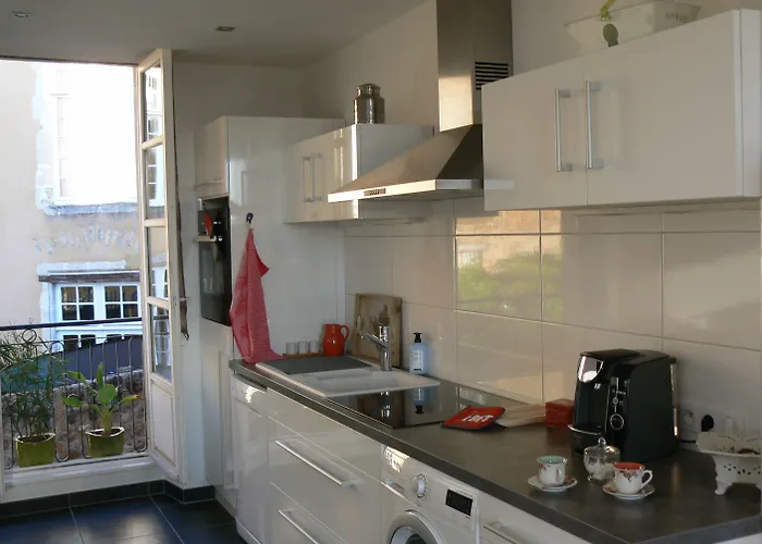 Petite Maison Romantique Au Calme, Coeur Historique, Vue Et Jardin Le Mans