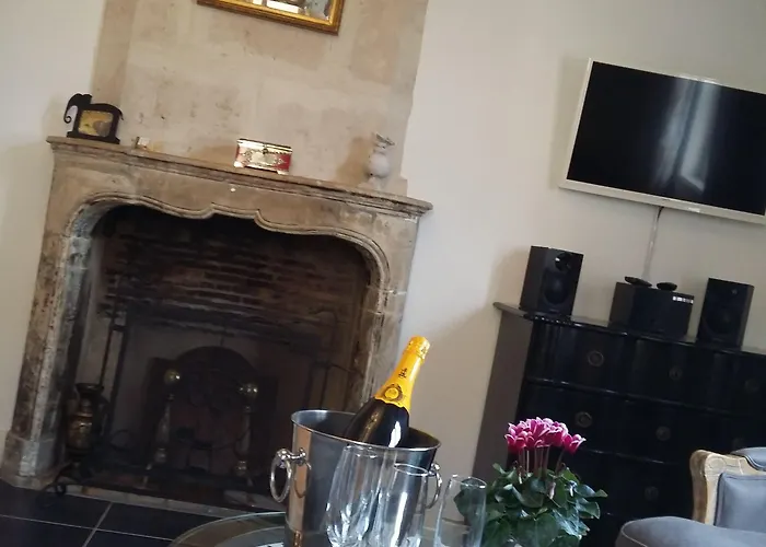 Petite Maison Romantique Au Calme, Coeur Historique, Vue Et Jardin Apartamento *