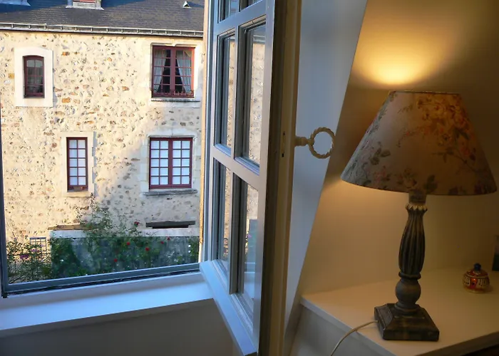 Daire Petite Maison Romantique Au Calme, Coeur Historique, Vue Et Jardin *