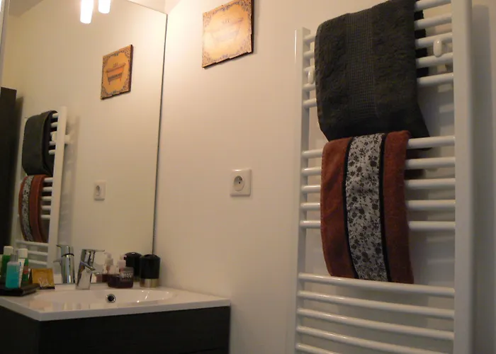 Apartamento Petite Maison Romantique Au Calme, Coeur Historique, Vue Et Jardin Le Mans