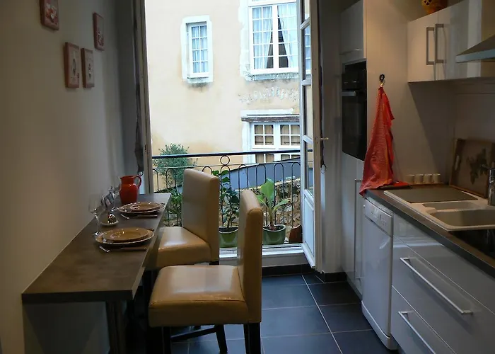 Daire Petite Maison Romantique Au Calme, Coeur Historique, Vue Et Jardin Le Mans