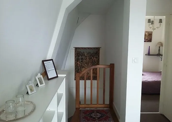 Daire Petite Maison Romantique Au Calme, Coeur Historique, Vue Et Jardin