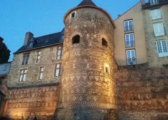 Petite Maison Romantique Au Calme, Coeur Historique, Vue Et Jardin Apartamento Le Mans
