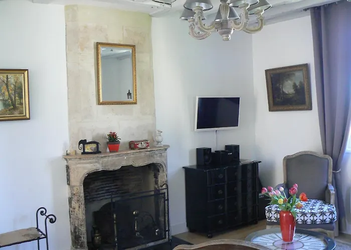 Daire Petite Maison Romantique Au Calme, Coeur Historique, Vue Et Jardin