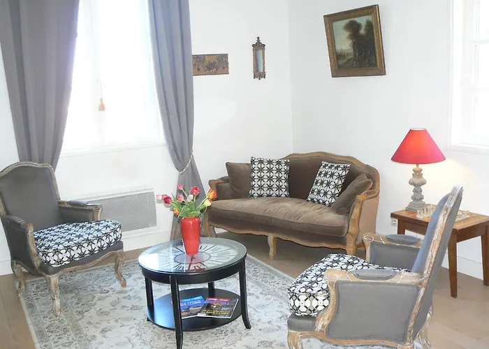 Petite Maison Romantique Au Calme, Coeur Historique, Vue Et Jardin Apartamento Le Mans